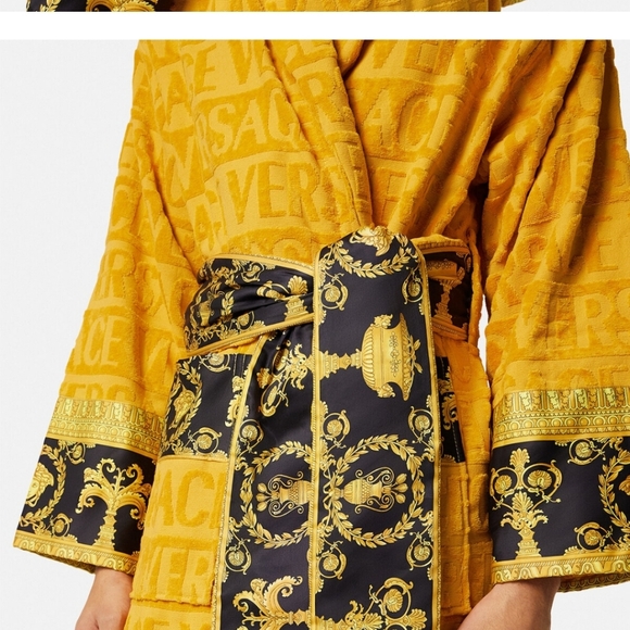 Versace bathrobe - Picture 2 of 6